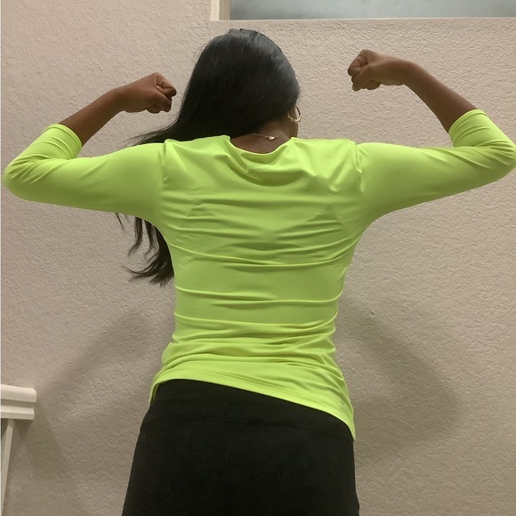 Nike Dri-Fit Yellow Neon Half Quarter Sleeve Activewear Top Women's Size Small - Picture 6 of 6